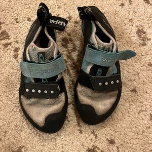 Scarps Rockclimbing shoes